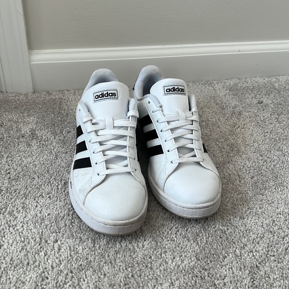 Adidas Sneakers 👟